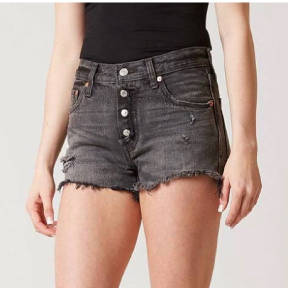 LEVI’S 501 ORIGINAL BLACK DENIM JEAN CUTOFF SHORTS